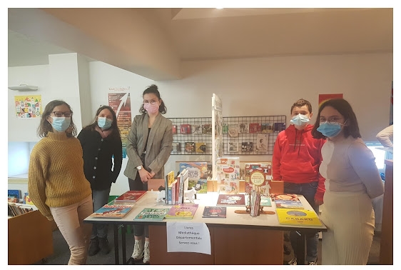 Exposition des serres-livres au CDI